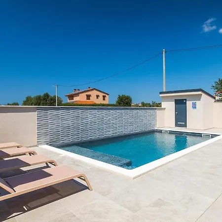 Holiday home Ani *