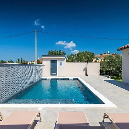 Ani Holiday home *