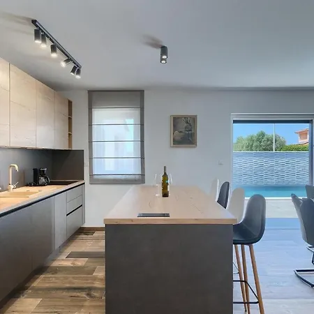 Holiday home Ani *