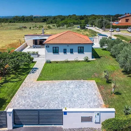 Ani Holiday home