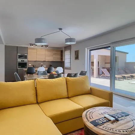 Ani Holiday home