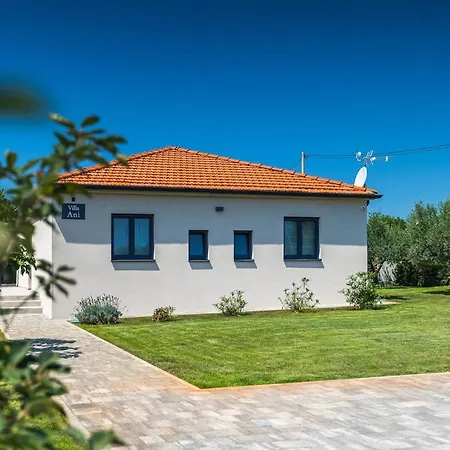 Holiday home Ani Pula